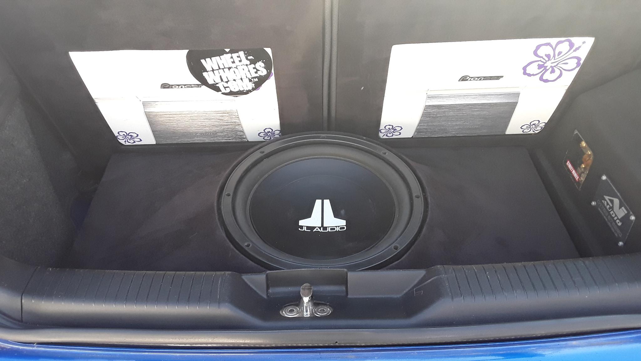 strukturelt Medicinsk rester Taylor Made JL sub box & 2 Pioneer amps for Lupo - Interior and In-Car  Entertainment - Club Lupo